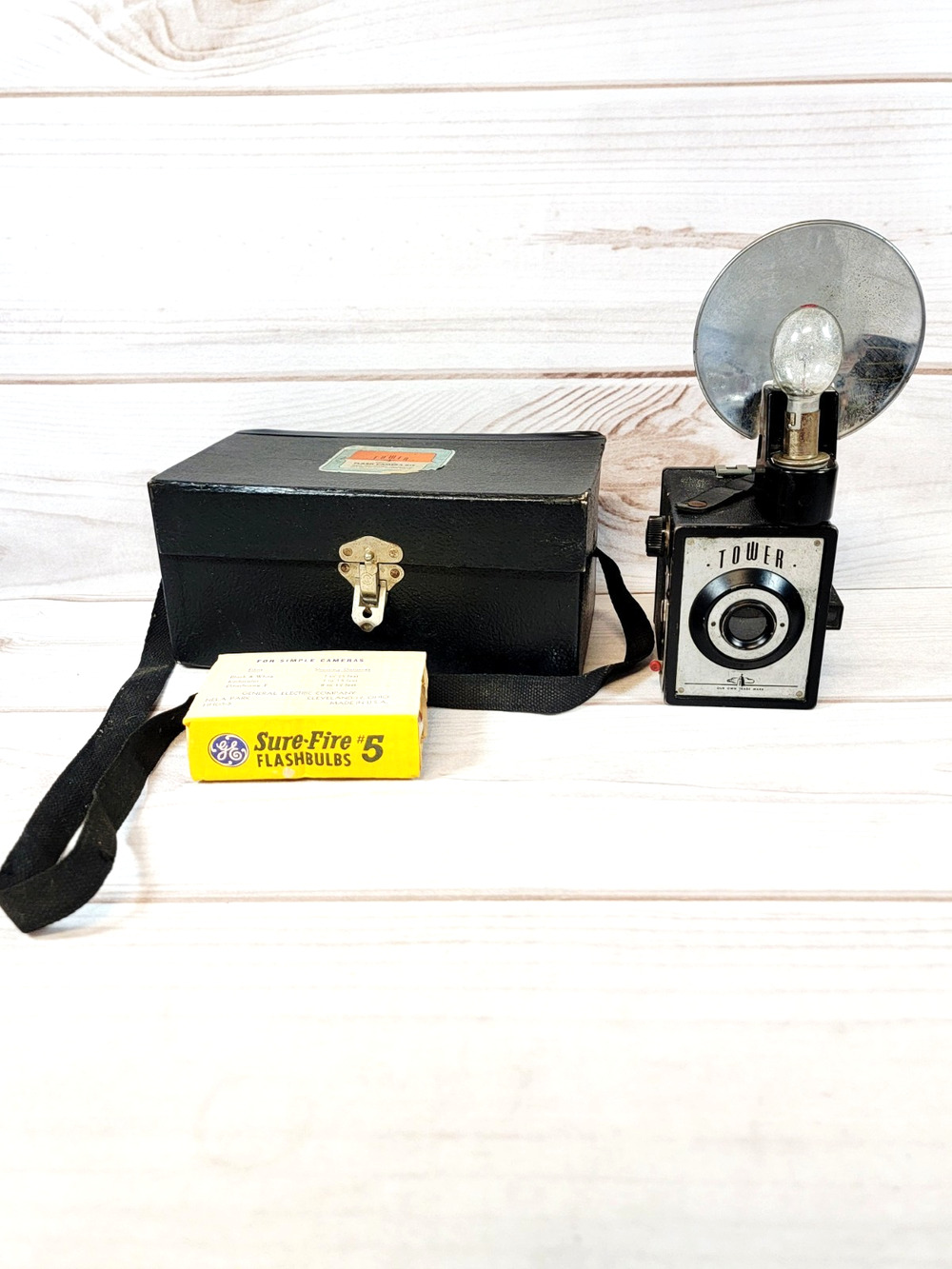 Vintage 1950s Tower 120 B2 Film Camera Flash Kit W/ Bulbs